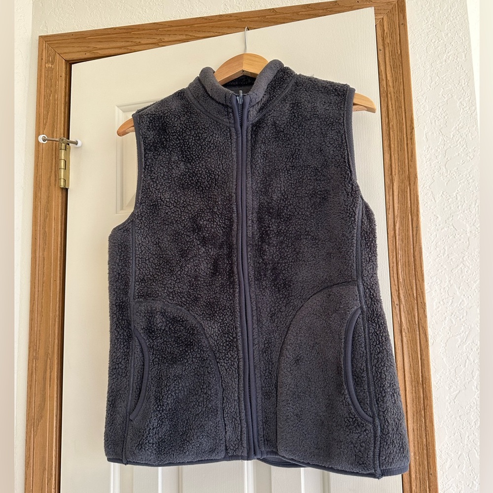 Reversible vest
